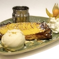 Tarte fine aux pommes, sauce caramel