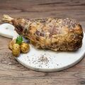 Epaule d'agneau rôtie et cuite façon gigot
