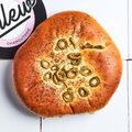 Pain pretzel aux olives