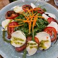 Salade de tomates et mozzarella bocconcino