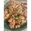 Poêlée de foie de volaille et oignons caramélisés